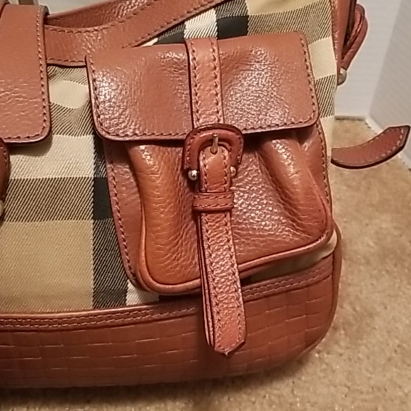 Burberry Shoulder Bag - Picture 9 of 16
